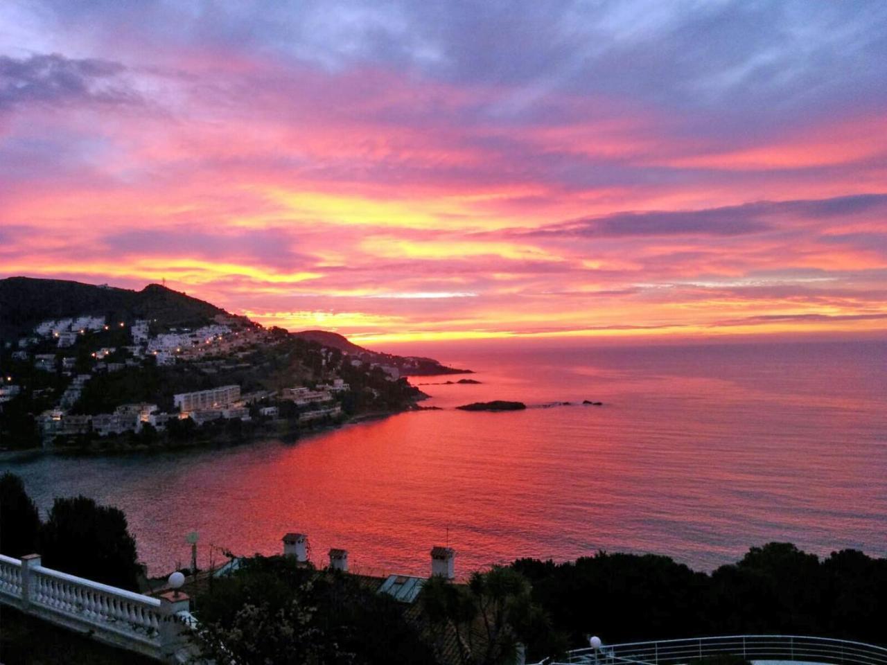 Amazing Seaview Apartment With Terrace & Parking - Casa Artevida Roses Buitenkant foto